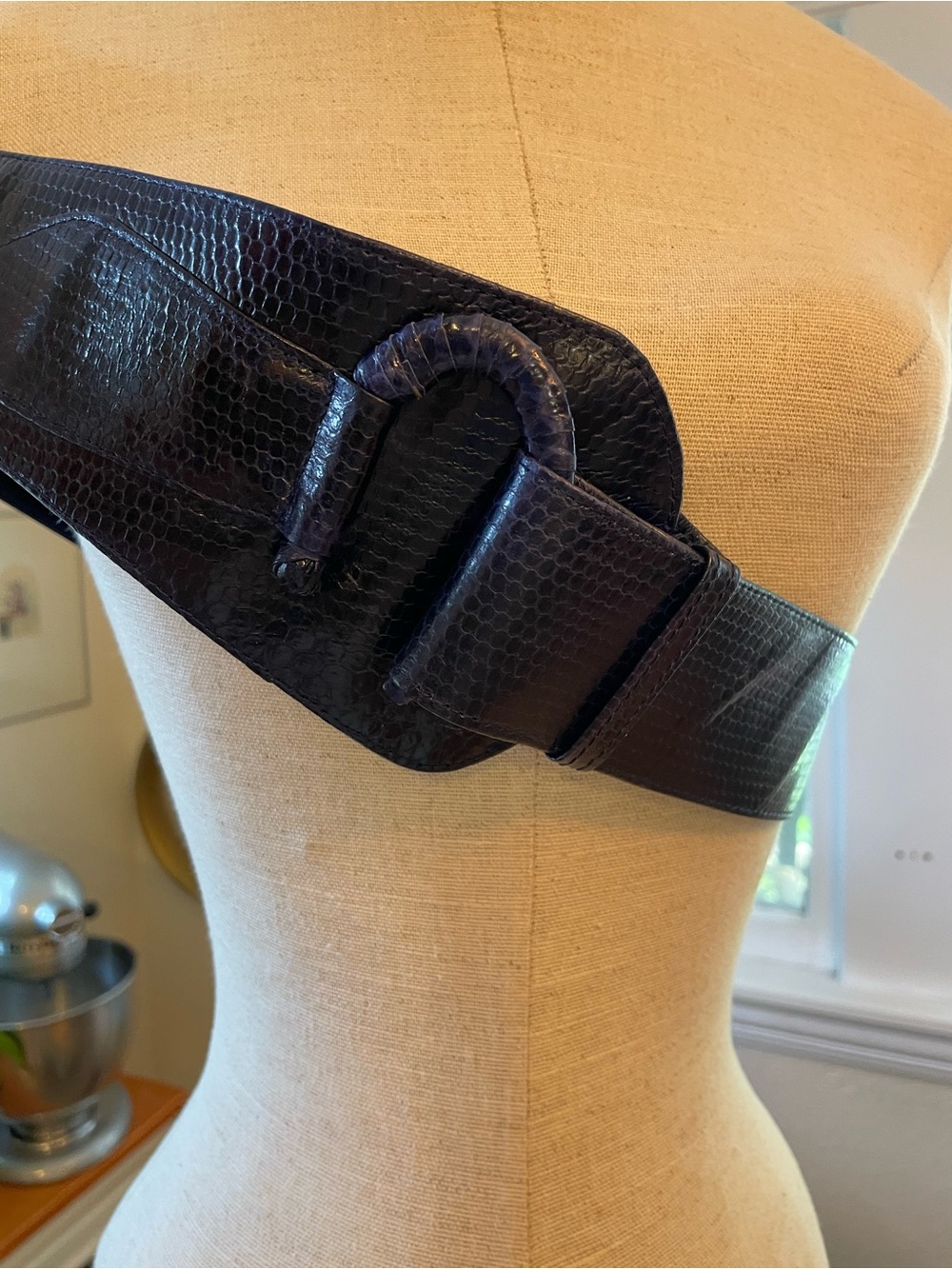 Vintage Black Snake-Embossed Wide Belt with Wrapped Buckle - Picture 1 of 7